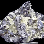 Galena - spinel law twin, quartz