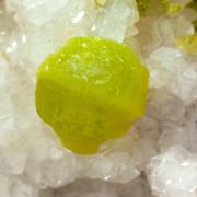 Pyromorphite, Quartz