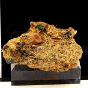 Rutile + Hematite. 680.0 ct.