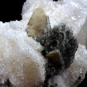 Apophyllite, Calcite, Ilvaite.