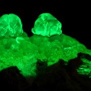 Opal var. hyalite CRAZY FLUORESCENCE