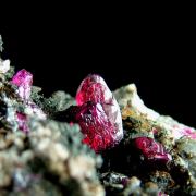 Roselite on Quartz with Goethite