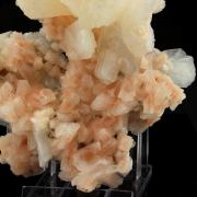 Stilbite + Heulandite.