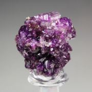 VESUVIANITE var. MANGANOAN, GARNET var. GROSSULAR