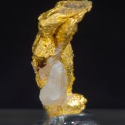Gold (spinel twin) with Quartz