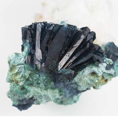 Veszelyite with Theisite