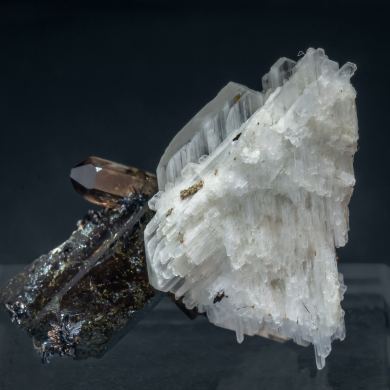 Eudidymite with Aegirine and Quartz