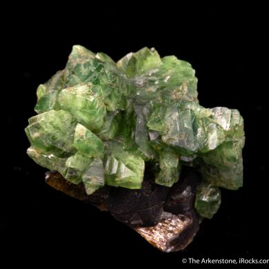 Ludlamite on Siderite