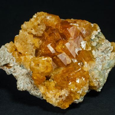 Scheelite with Muscovite