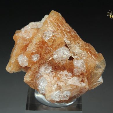 GMELINITE pseudomorph after CHABAZITE, ANALCIME