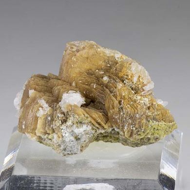 Roweite with Olshanskyite