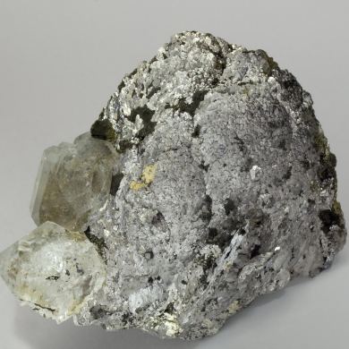 Löllingite with Fluorite, Magnetite and Calcite