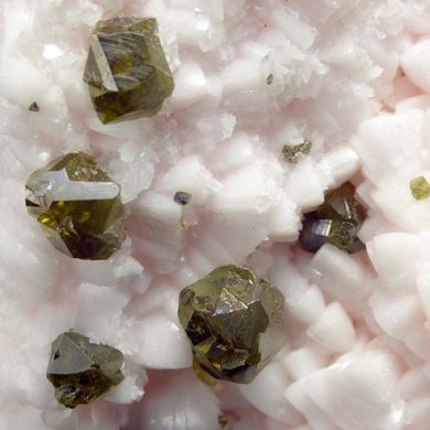 Sphalerite var. cleiophane, Mn-calcite