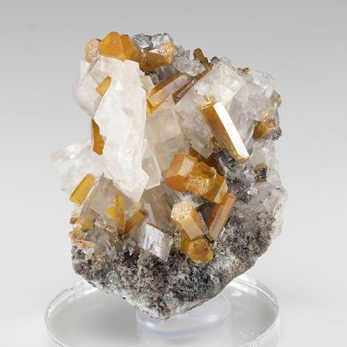 Vanadinite with Calcite