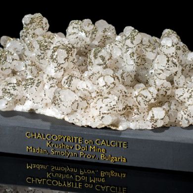Chalcopyrite on Calcite