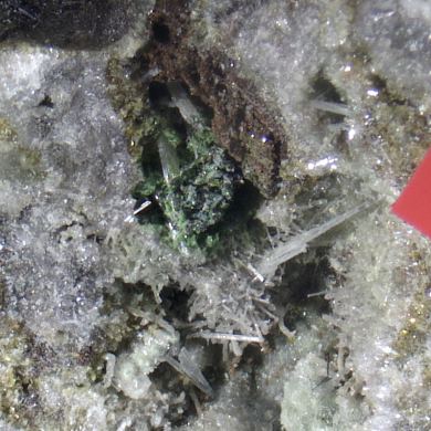 Tripuhyite, Valentinite