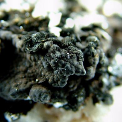 Manganite with Calcite