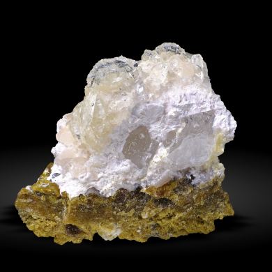 Imayoshiite with Bultfonteinite, Tobermorite (Group) y Andradite