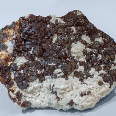 Sphalerite with Dolomite and Chalcopyrite