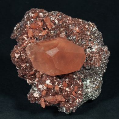 Calcite with iron oxides inclusions