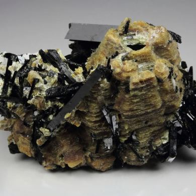 PARISITE-(Ce), AEGIRINE