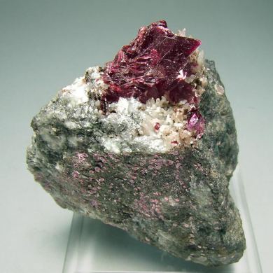 Erythrite