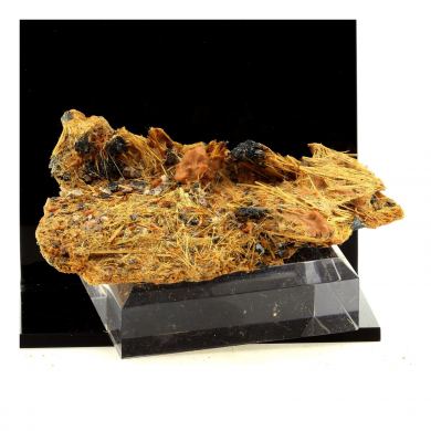 Rutile + Hematite. 680.0 ct.