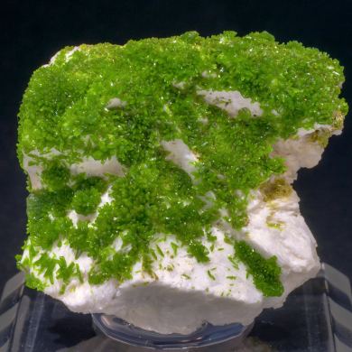 Pyromorphite on Calcite
