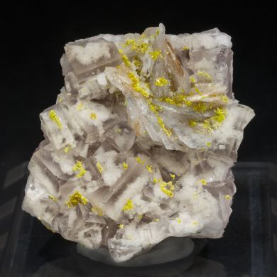 Fluorite with Pyromorphite and Baryte