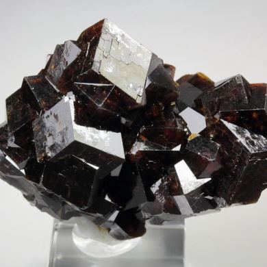 GARNET var. ANDRADITE