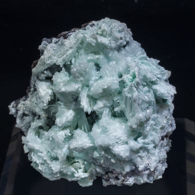 Tarbuttite with Hydroxylapatite and Hemimorphite