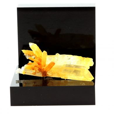 Quartz, Pyrite, Siderite.