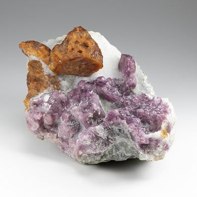 Spinel with Chondrodite