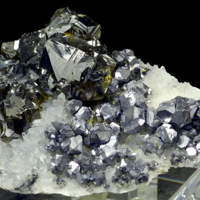 Sphalerite var. cleiophane, galena, quartz