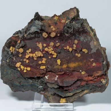 Mimetite, limonite