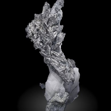 Allargentum after Dyscrasite on Calcite
