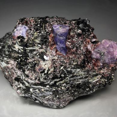 CORUNDUM var. RUBY, MUSCOVITE