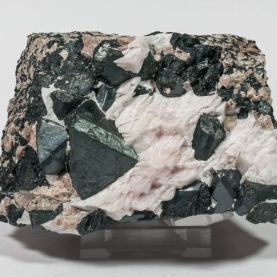 Franklinite with Calcite and Willemite