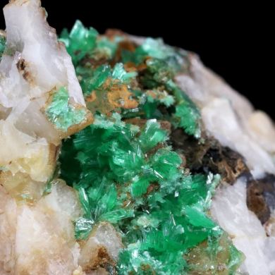 Annabergite on Dolomite