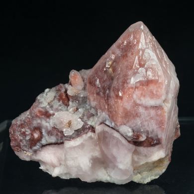 Quartz (variety rose quartz)