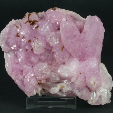 Quartz (variety rose quartz) with Eosphorite