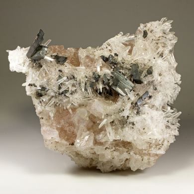 Hubnerite with Quartz, Fluorite