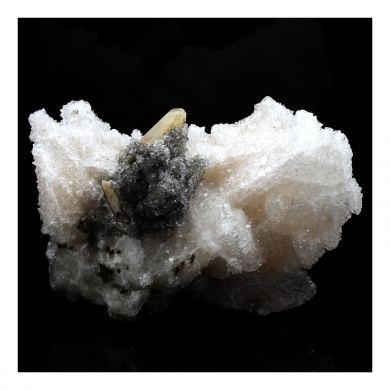 Apophyllite, Calcite, Ilvaite.