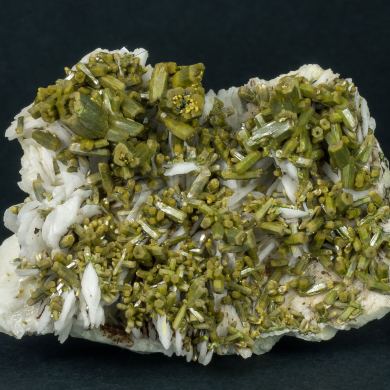 Pyromorphite with Baryte