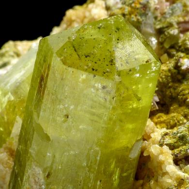 Fluorapatite, stilbite, feldspar