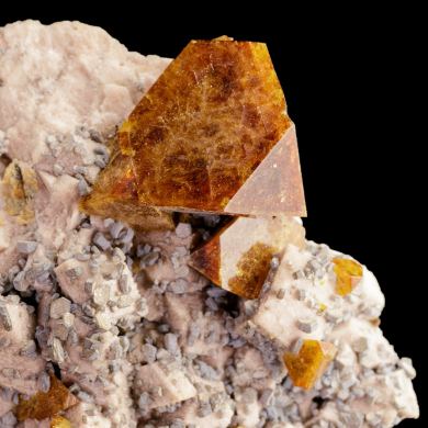 Helvine on Microcline with Muscovite