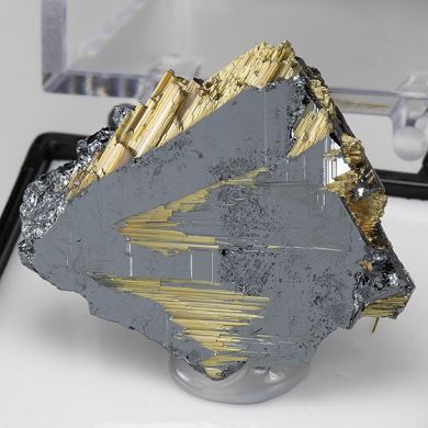 Rutile with Hematite