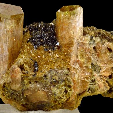 Apatite, hematite, quartz and actinolite pseudo. after pyroxene