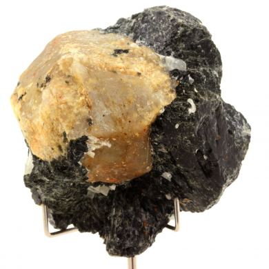 Scapolite + Pyroxene. 1440.0 ct.