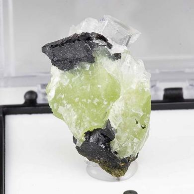 Babingtonite with Prehnite